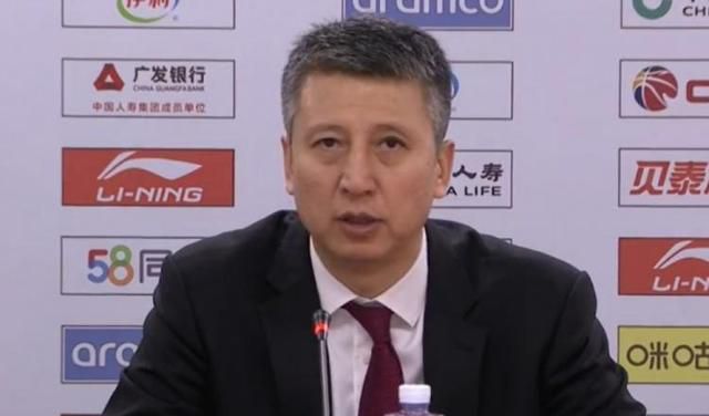 佩通坦泳装图片